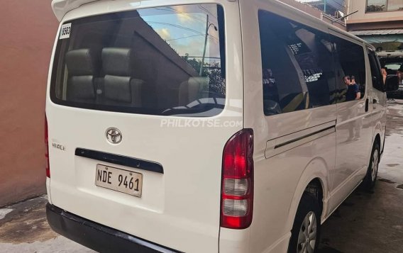 2017 Toyota Hiace  Commuter 3.0 M/T in Quezon City, Metro Manila-4