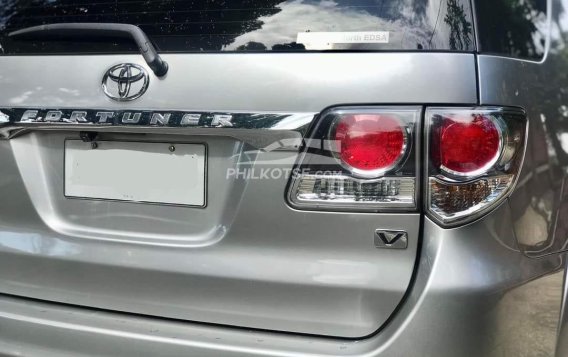 2015 Toyota Fortuner  2.4 V Diesel 4x2 AT in Manila, Metro Manila-5