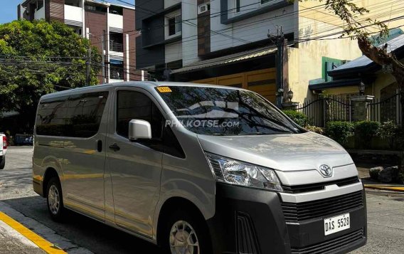 2023 Toyota Hiace  Commuter Deluxe in Quezon City, Metro Manila-2