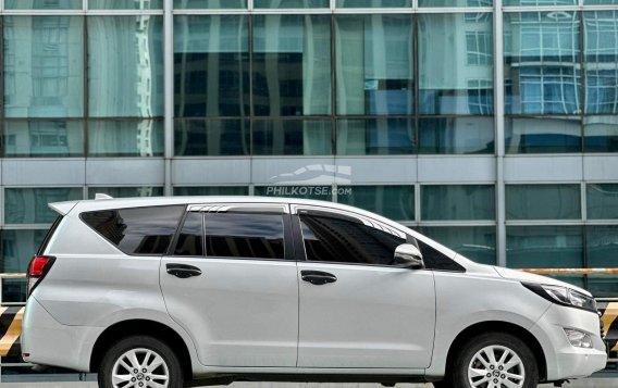 2020 Toyota Innova  2.8 E Diesel AT in Makati, Metro Manila-3