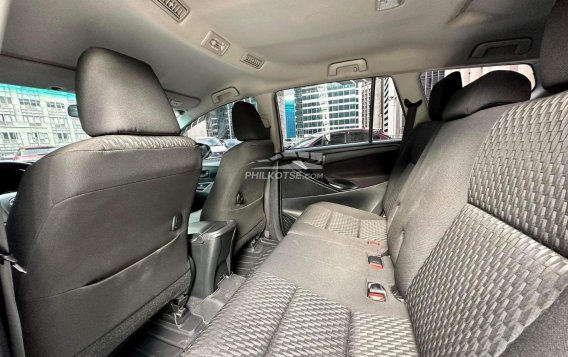 2020 Toyota Innova  2.8 E Diesel AT in Makati, Metro Manila-15