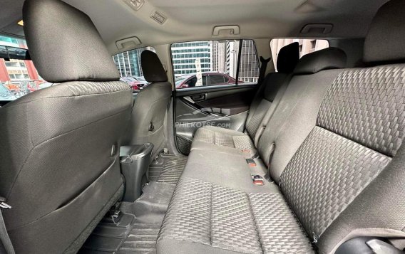 2020 Toyota Innova  2.8 E Diesel AT in Makati, Metro Manila-18