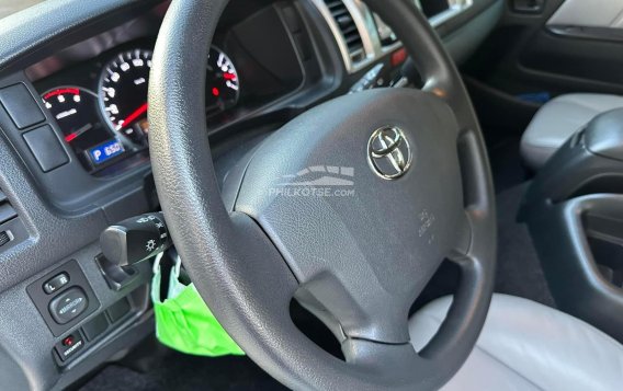 2019 Toyota Hiace  Super Grandia (Leather) 2.5 A/T 2-Tone in Manila, Metro Manila-8