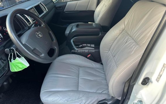 2019 Toyota Hiace  Super Grandia (Leather) 2.5 A/T 2-Tone in Manila, Metro Manila-10