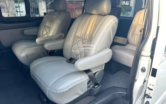 2019 Toyota Hiace  Super Grandia (Leather) 2.5 A/T 2-Tone in Manila, Metro Manila-13