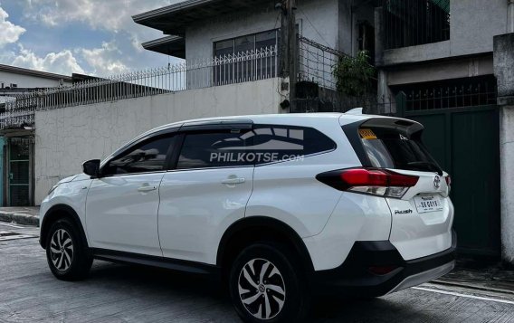 2022 Toyota Rush  1.5 E MT in Quezon City, Metro Manila-2