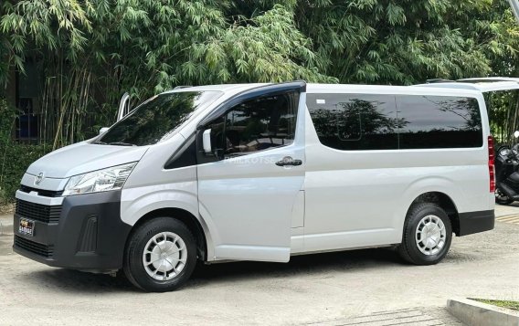 2021 Toyota Hiace  Commuter Deluxe in Manila, Metro Manila-21