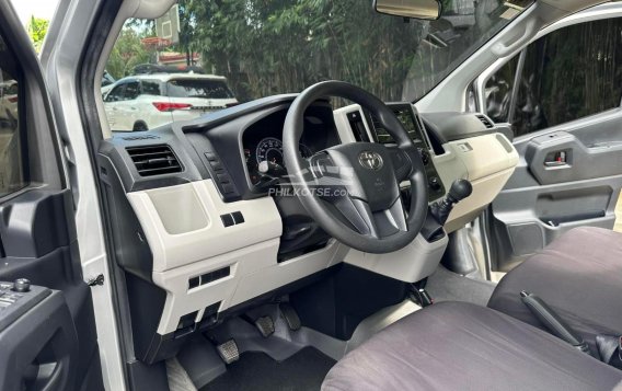 2021 Toyota Hiace  Commuter Deluxe in Manila, Metro Manila-12