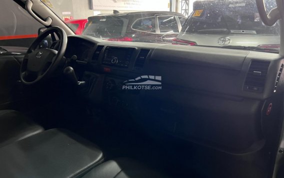 2018 Toyota Hiace in Caloocan, Metro Manila-1