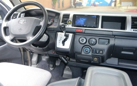 White Toyota Hiace 2018 for sale in Pasig-9