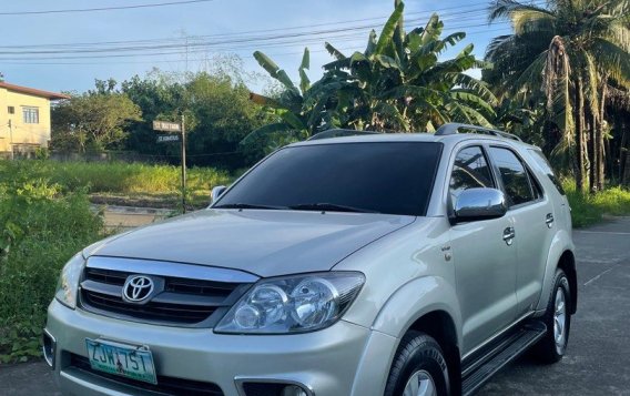 White Toyota Fortuner 2007 for sale in -2