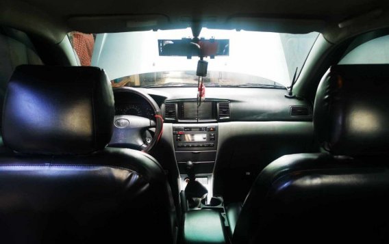 White Toyota Altis 2004 for sale in Taguig-3