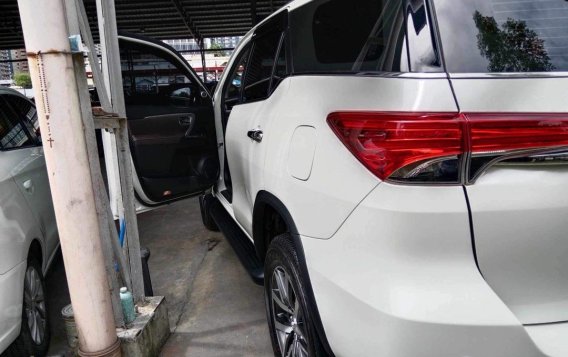 Pearl White Toyota Fortuner 2019 for sale in Pasig-7