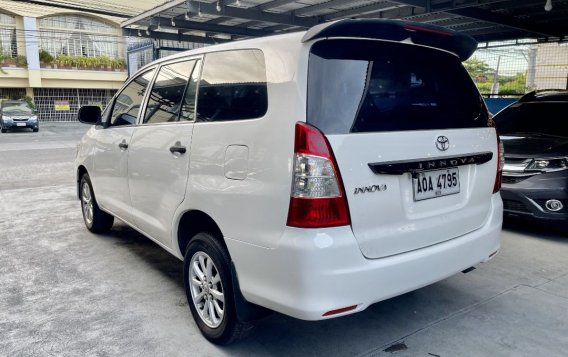 White Toyota Innova 2014 for sale in Las Piñas-2