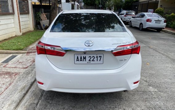 Selling Pearl White Toyota Altis 2014 in Quezon City-3