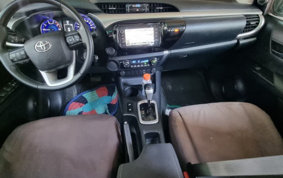 White Toyota Hilux 2019 for sale in Quezon City-5
