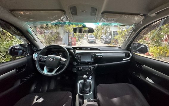 Sell White 2017 Toyota Hilux in Bacoor-1