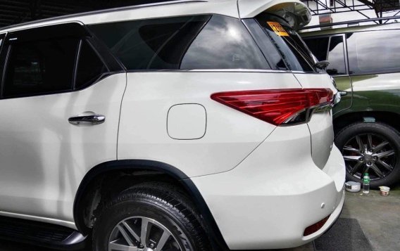 Pearl White Toyota Fortuner 2019 for sale in Pasig-6