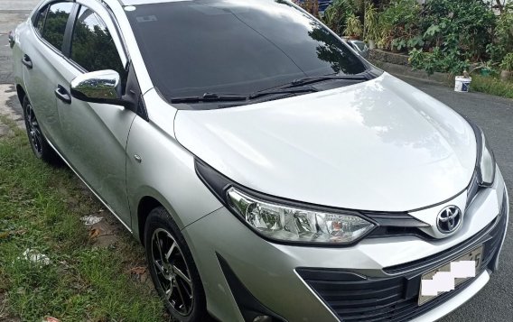 Selling White Toyota Vios 2018 in Quezon City-1