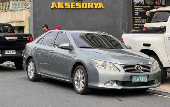 White Toyota Camry 2012 for sale in Manila-6