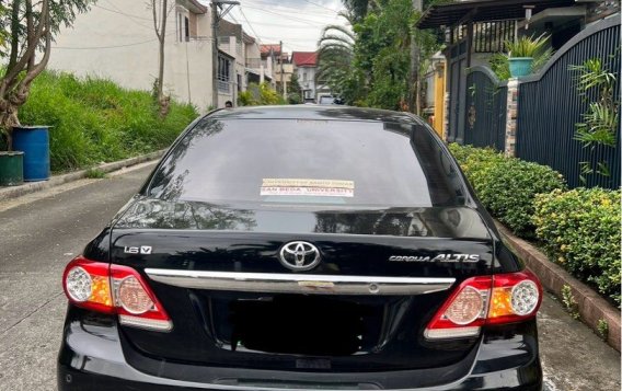 Selling White Toyota Altis 2012 in Taytay-1