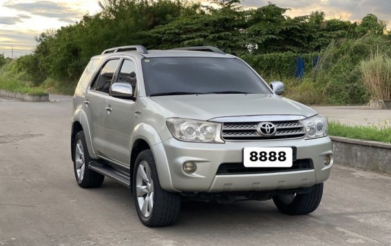 White Toyota Fortuner 2009 for sale in -7