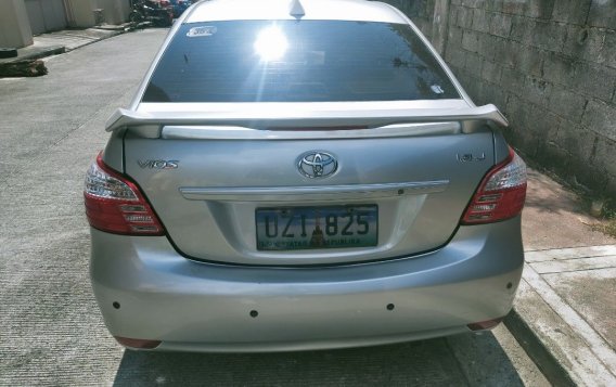 Selling White Toyota Vios 2012 in Quezon City-2