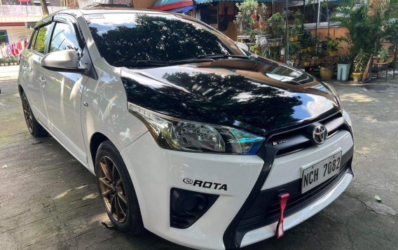 White Toyota Yaris 2016 for sale in Valenzuela-2