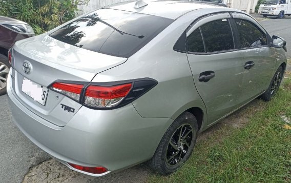 Selling White Toyota Vios 2018 in Quezon City-4