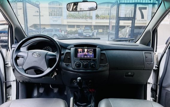 White Toyota Innova 2014 for sale in Las Piñas-4