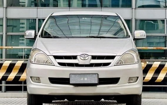 White Toyota Innova 2005 for sale in 