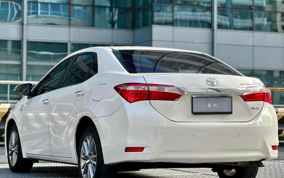 Selling White Toyota Altis 2015 in Makati-2