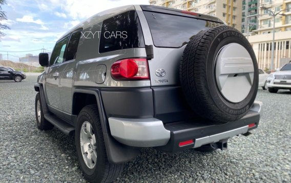 White Toyota Fj Cruiser 2010 for sale in -7