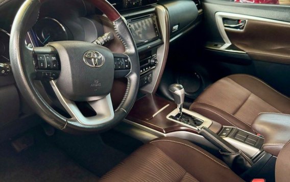 White Toyota Fortuner 2019 for sale in Quezon City-3