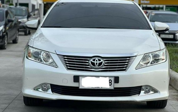 White Toyota Camry 2015 for sale in 