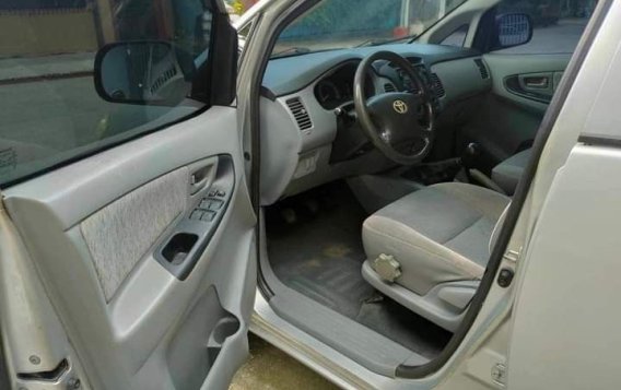 White Toyota Innova 2011 for sale in Manual-2