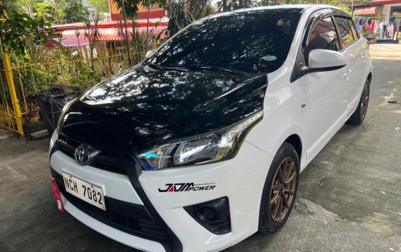 White Toyota Yaris 2016 for sale in Valenzuela-2