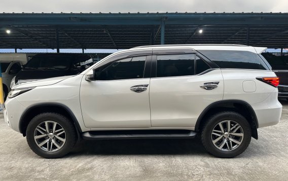 Pearl White Toyota Fortuner 2018 for sale in Manila-3