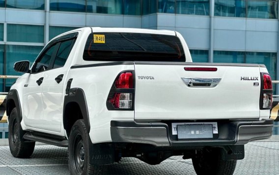 White Toyota Hilux 2023 for sale in Manual-2