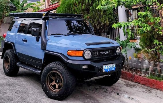 Sell White 2014 Toyota Fj Cruiser in Quezon City