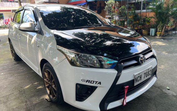 White Toyota Yaris 2016 for sale in Valenzuela-1