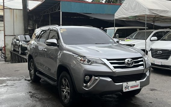 White Toyota Fortuner 2017 for sale in Manila-2