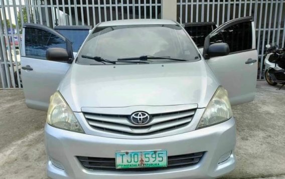 White Toyota Innova 2011 for sale in Manual-3