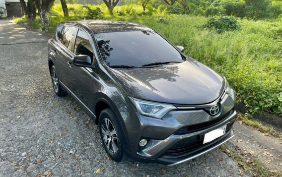 White Toyota Rav4 2017 for sale in Automatic-2
