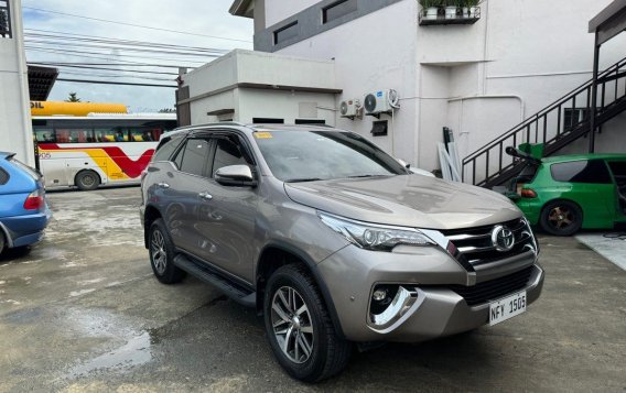 Sell White 2020 Toyota Fortuner in San Pablo-1