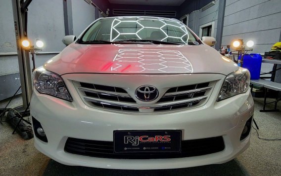 Sell Pearl White 2013 Toyota Altis in Manila