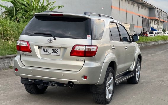 White Toyota Fortuner 2009 for sale in -2