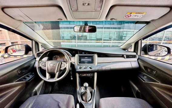 White Toyota Innova 2021 for sale in Makati-6