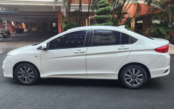 Selling White Toyota Super 2019 in Quezon City-2