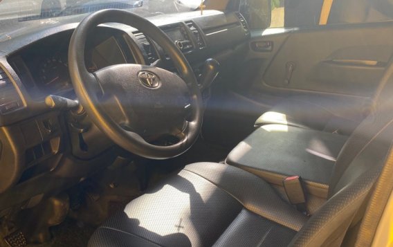 White Toyota Hiace 2019 for sale in Quezon City-4
